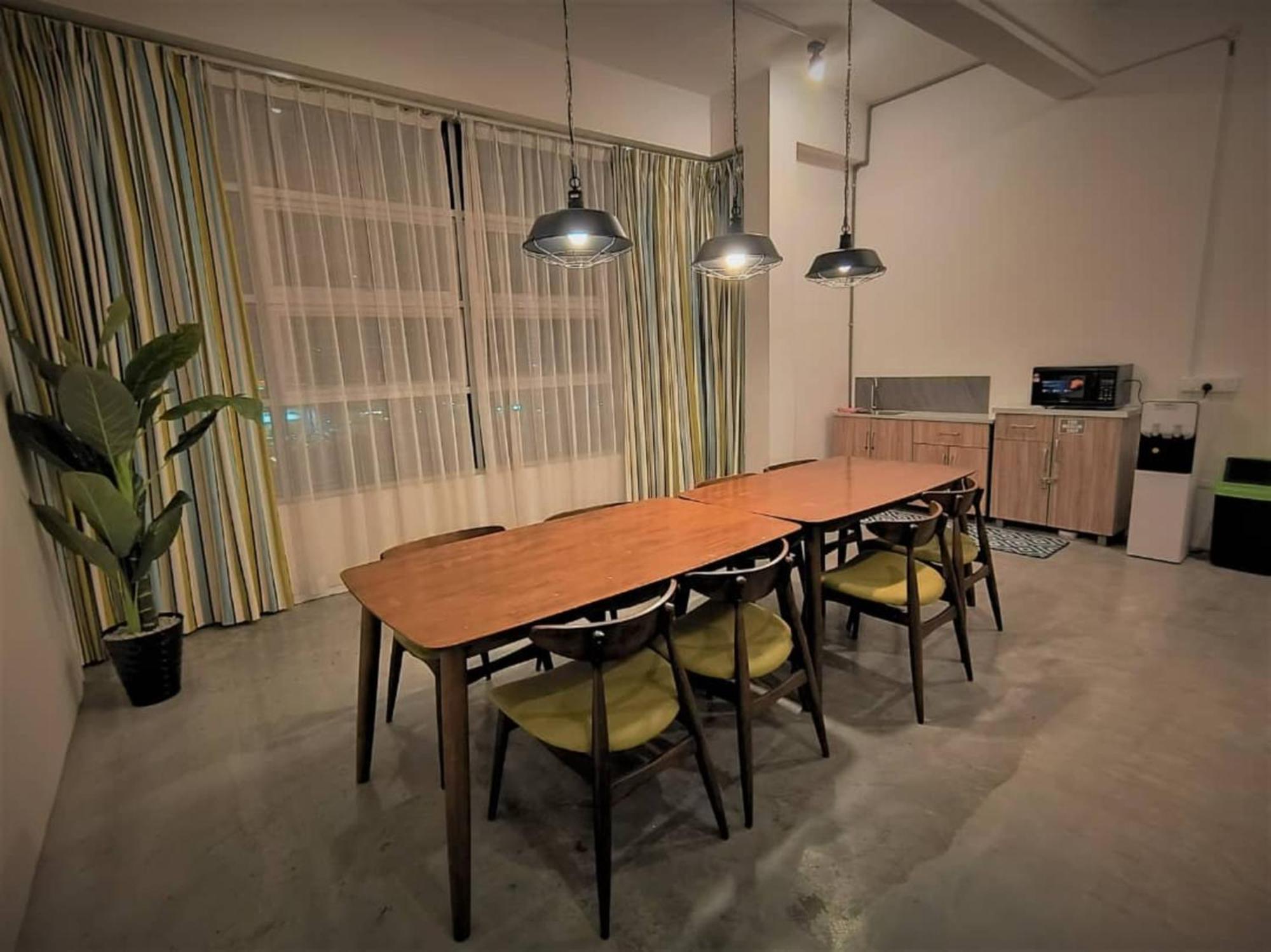 Mwv Family Suite Room มัวร์ ภายนอก รูปภาพ